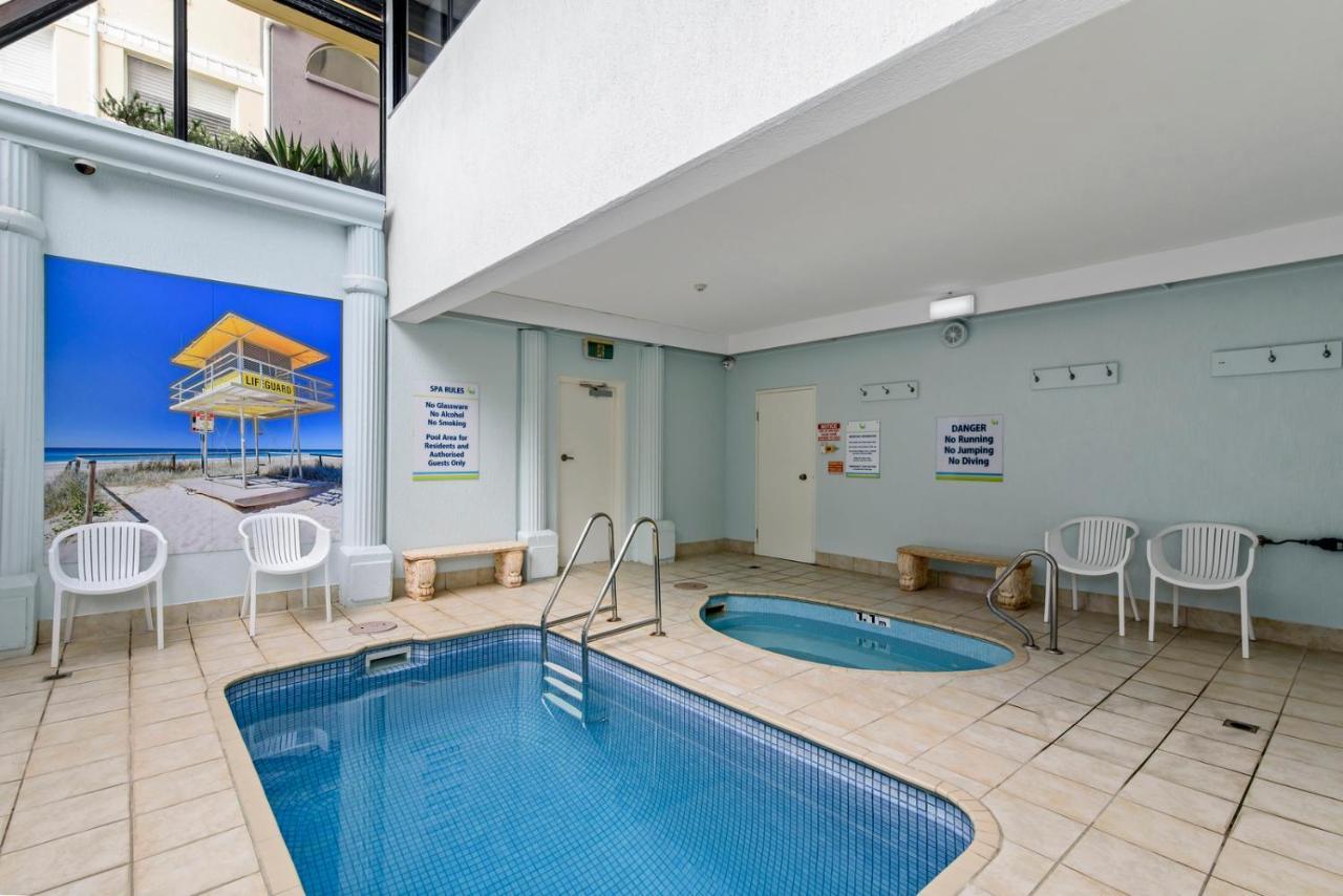 Pelican Sands Beach Resort Gold Coast Exterior photo