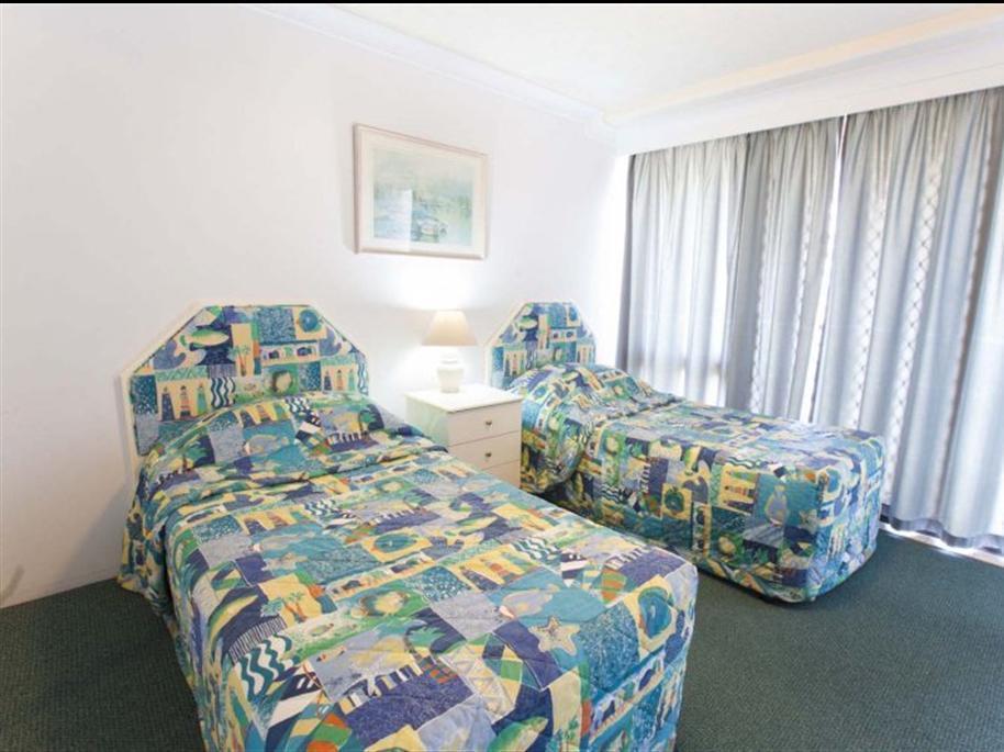 Pelican Sands Beach Resort Gold Coast Exterior photo