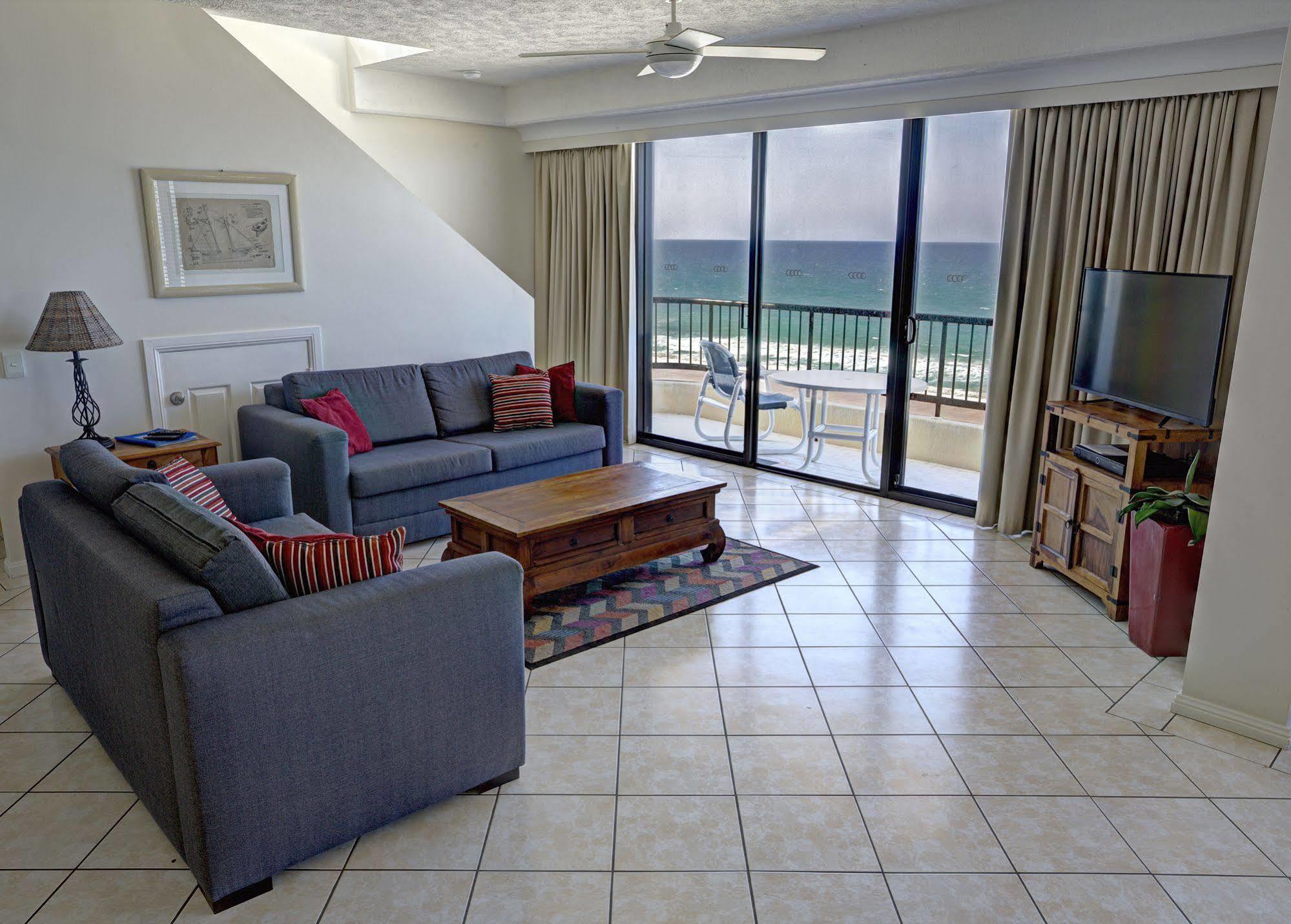 Pelican Sands Beach Resort Gold Coast Exterior photo